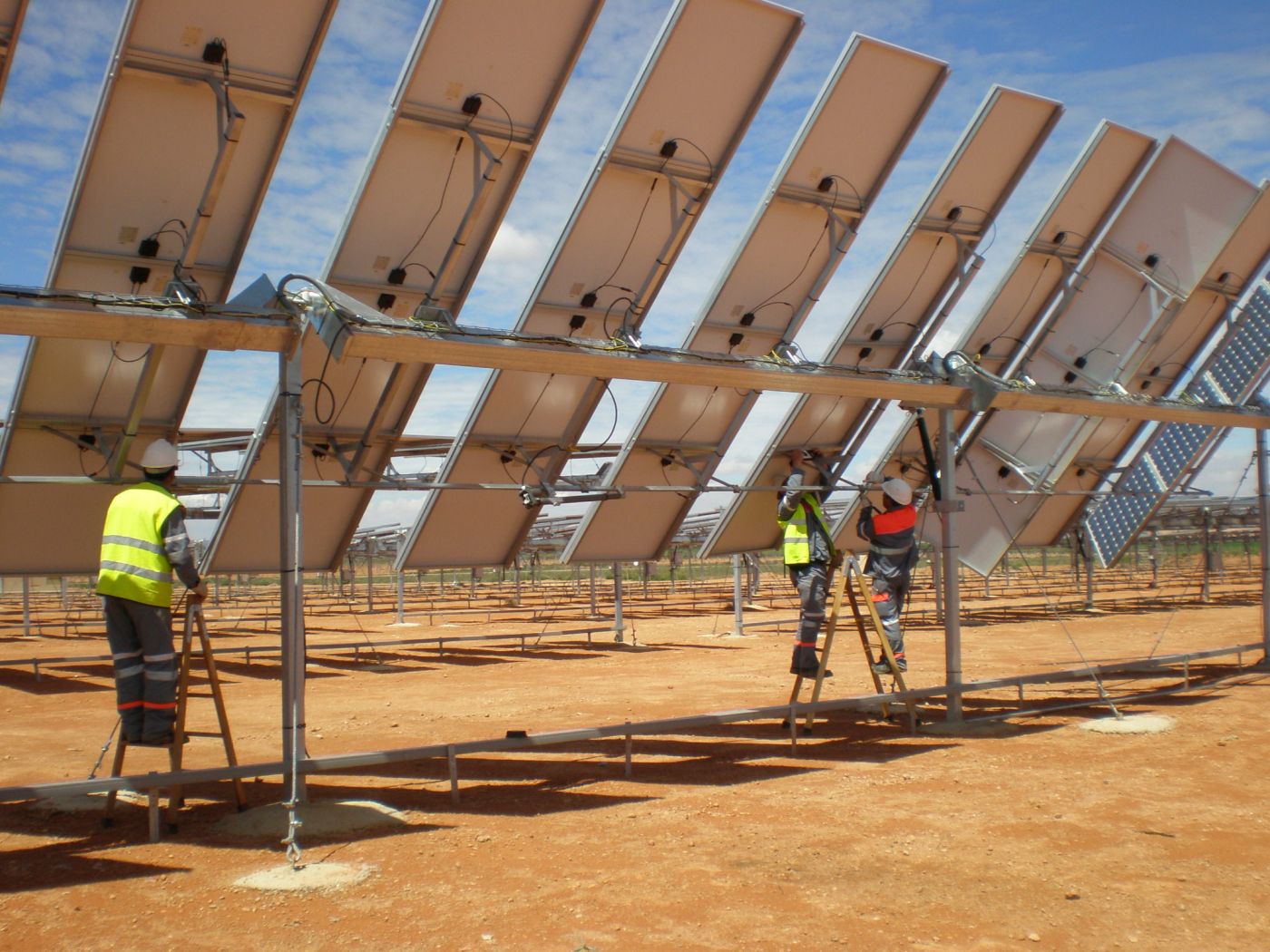 Mantenimiento-planta-solar-Eiffage-Energia