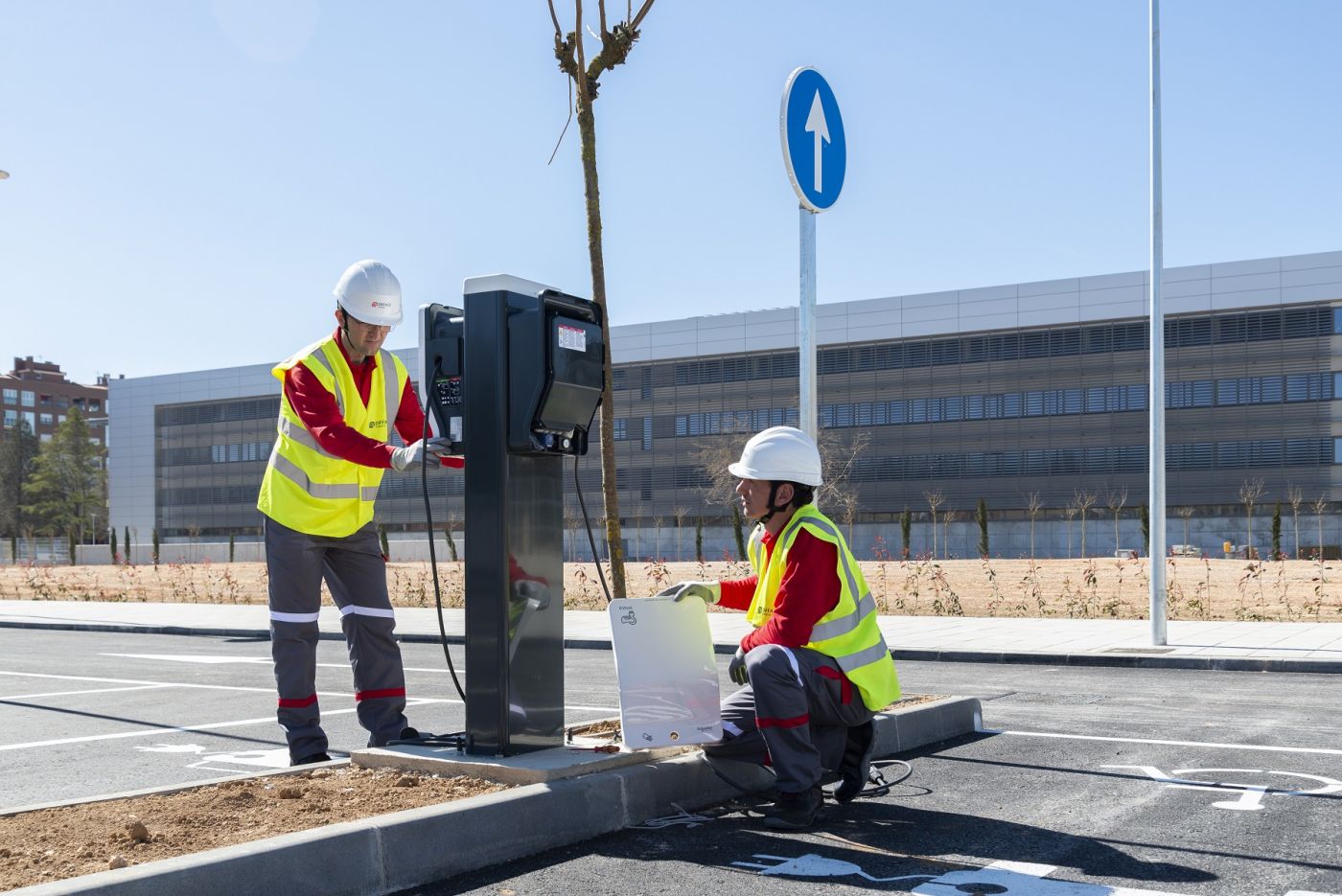 Instaladas-recarga-de-vehículo-eléctrico-Ciudad-de-la-Justicia-de-Albacete