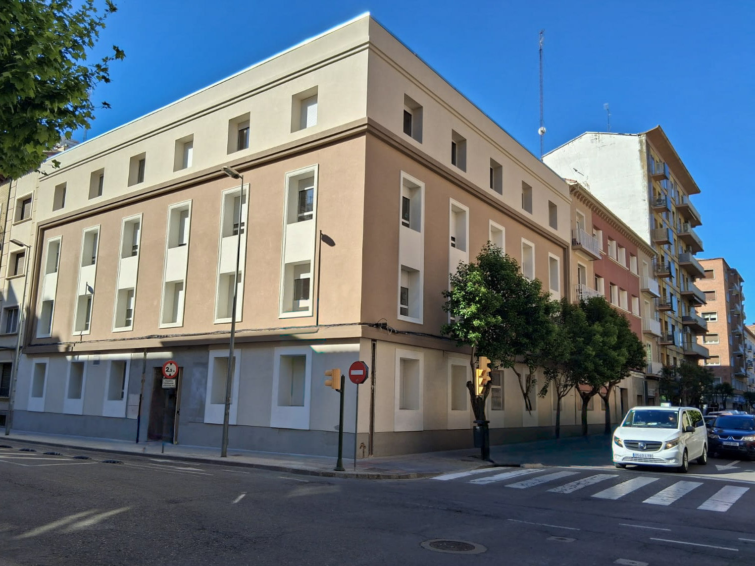 Edificio Patrimonio Sindical Acumulado Huesca